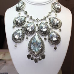 QUEEN NECKLACE SET